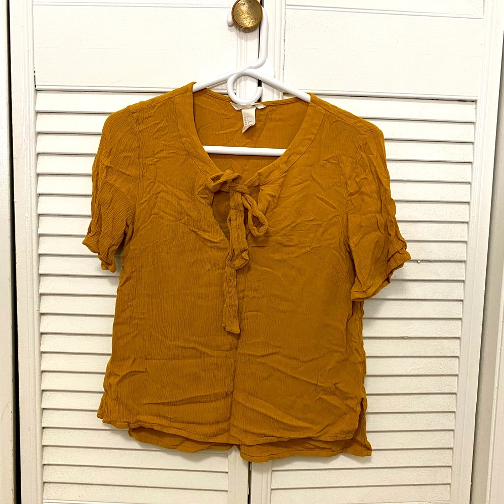 VINTAGE H&M short sleeves, mustards yellow shirt